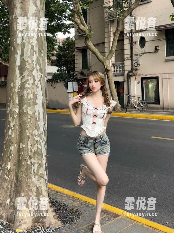 17吃瓜网 听说大家都要下载“17吃瓜网”,难道八卦也能下载成趣味?