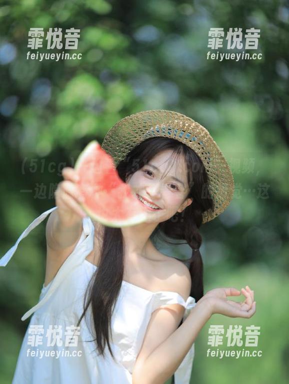 一边看“51cg1.com”视频，一边隐隐有种“我才是看客”的错觉…这也太有趣了吧！