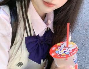 下载51吃瓜app，这里不仅有吃瓜新闻，还有可能给你带来神评论哦！