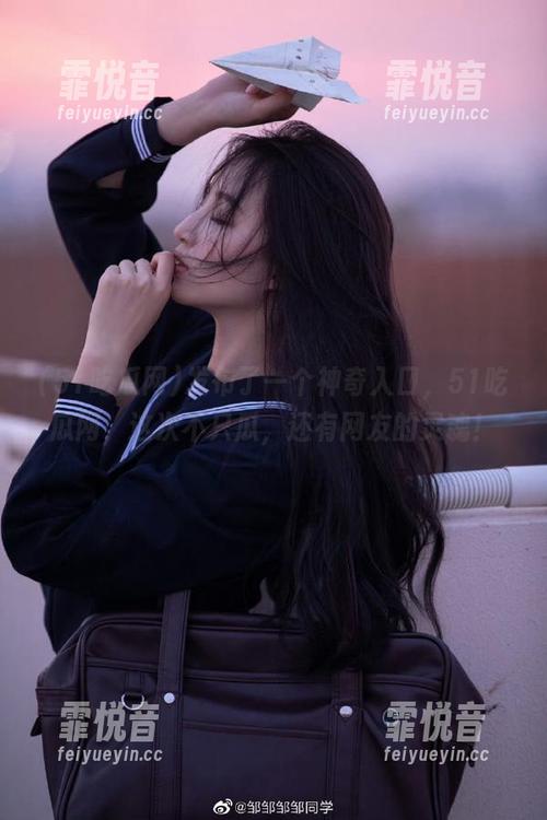 发布了一个神奇入口，51吃瓜网，这次不只瓜，还有网友的灵魂！