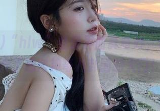 “hlw”登录界面真奇妙，仿佛敞开了通向神奇八卦国的大门！
