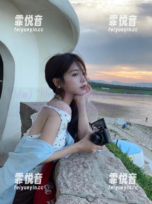 “hlw”登录界面真奇妙，仿佛敞开了通向神奇八卦国的大门！