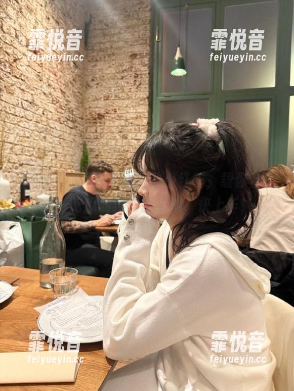 永不迷路的小红车，载你直达五一吃瓜的黑料聚集地，快上车！