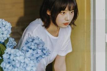 五一吃瓜官网：今天都围着娜娜老师的瓜聊不停，这画风也太魔幻了！