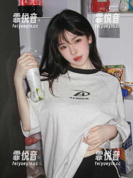 隔着屏幕，也能在“五一吃瓜群”app里感受到甜腻的瓜香！