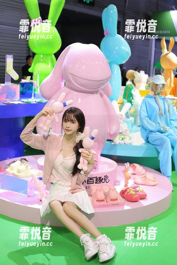 夏天到了，安卓用户们在“吃瓜网址”追捧抖音网红们的清凉时尚！