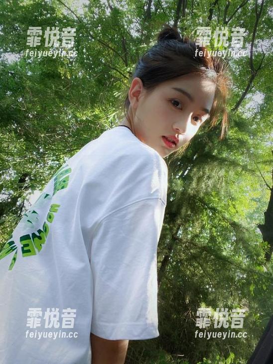 娱乐718，网站里的瓜让人觉得像在吃零食，酥脆又爽口。