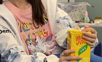 黑料不打烊首页su？别担心，等我吃完这包零食再去上网！
