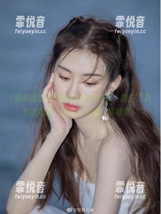 好奇心驱使的我，跑去“黑料吃黑瓜”网页，结果…啧啧啧！